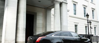 Jaguar XJ Saloon (2011) - picture 4 of 6
