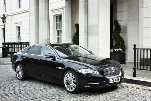 Jaguar XJ Saloon (2011) - picture 1 of 6