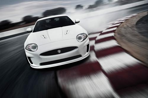 Jaguar XKR (2011) - picture 9 of 26