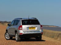 Jeep Compass UK (2011) - picture 2 of 6