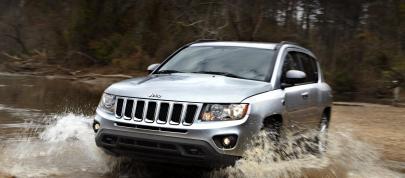 Jeep Compass (2011) - picture 4 of 17