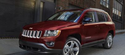 Jeep Compass (2011) - picture 7 of 17