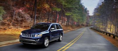 Jeep Compass (2011) - picture 12 of 17