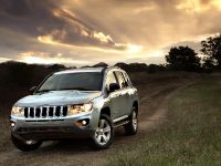 Jeep Compass (2011) - picture 1 of 17