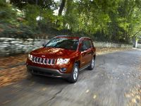 Jeep Compass (2011) - picture 13 of 17