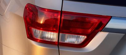 Jeep Grand Cherokee (2011) - picture 39 of 40