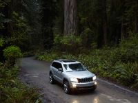 Jeep Grand Cherokee (2011) - picture 13 of 40
