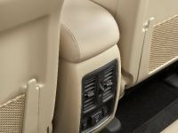 Jeep Grand Cherokee (2011) - picture 30 of 40