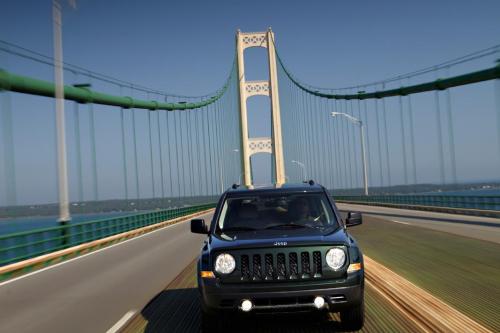 Jeep Patriot (2011) - picture 17 of 28