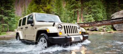Jeep Wrangler (2011) - picture 4 of 27