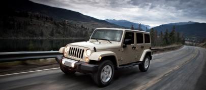 Jeep Wrangler (2011) - picture 15 of 27