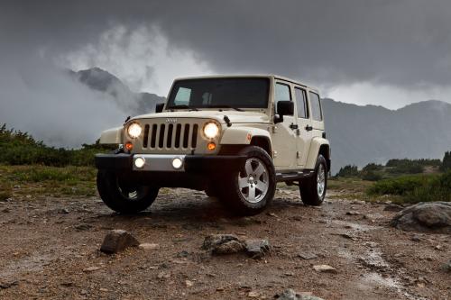 Jeep Wrangler (2011) - picture 1 of 27