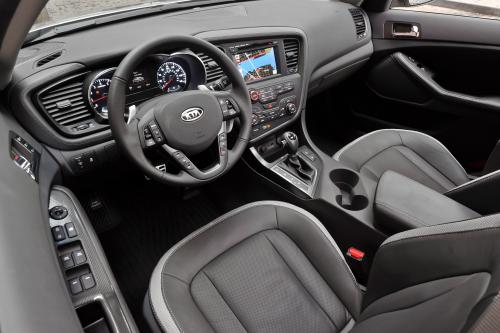 Kia Optima (2011) - picture 17 of 22