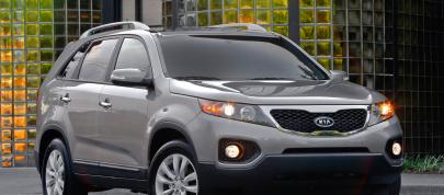 KIA Sorento (2011) - picture 12 of 48