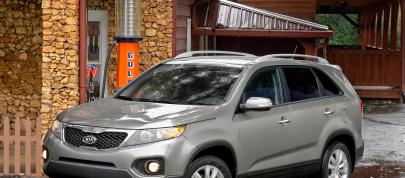 KIA Sorento (2011) - picture 20 of 48