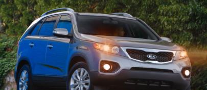 KIA Sorento (2011) - picture 23 of 48