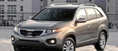 KIA Sorento (2011) - picture 28 of 48