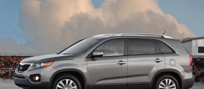 KIA Sorento (2011) - picture 31 of 48