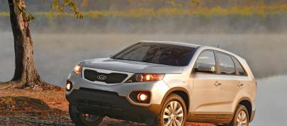 KIA Sorento (2011) - picture 36 of 48