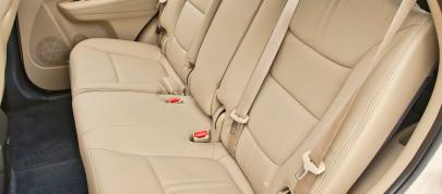 KIA Sorento (2011) - picture 47 of 48