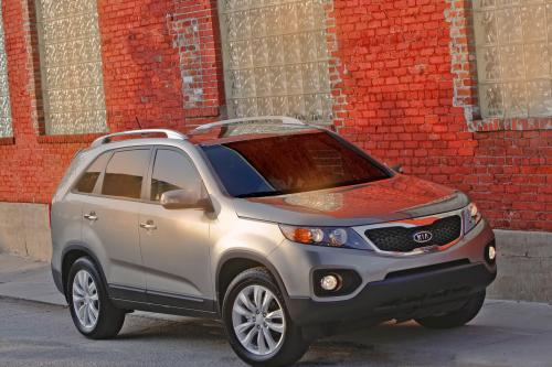 KIA Sorento (2011) - picture 16 of 48
