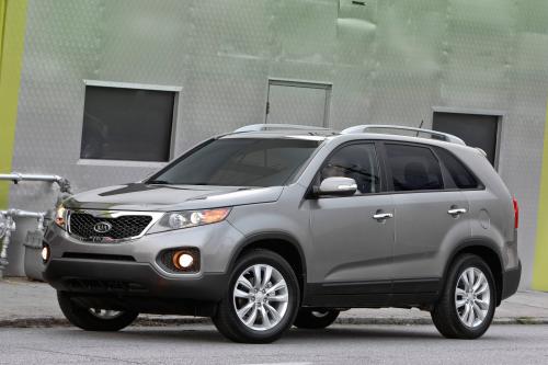 KIA Sorento (2011) - picture 24 of 48