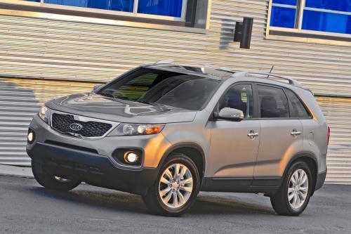 KIA Sorento (2011) - picture 25 of 48