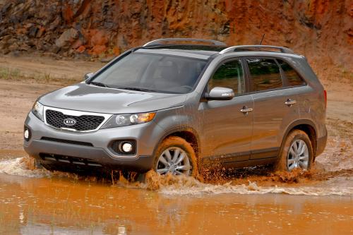 KIA Sorento (2011) - picture 32 of 48
