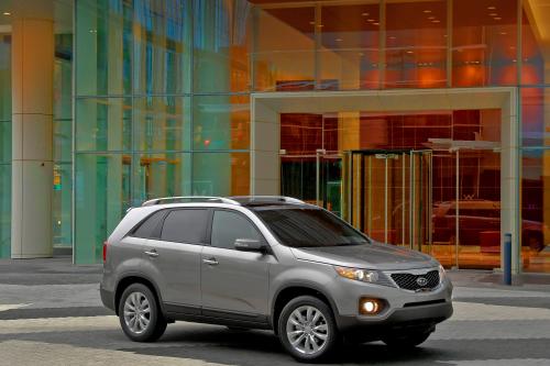 KIA Sorento (2011) - picture 33 of 48