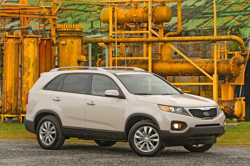 KIA Sorento (2011) - picture 40 of 48