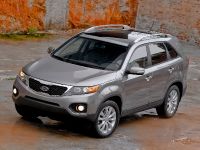 KIA Sorento (2011) - picture 8 of 48