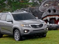 KIA Sorento (2011) - picture 18 of 48