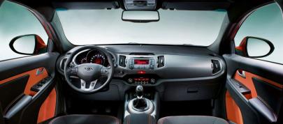 KIA Sportage (2011) - picture 4 of 5