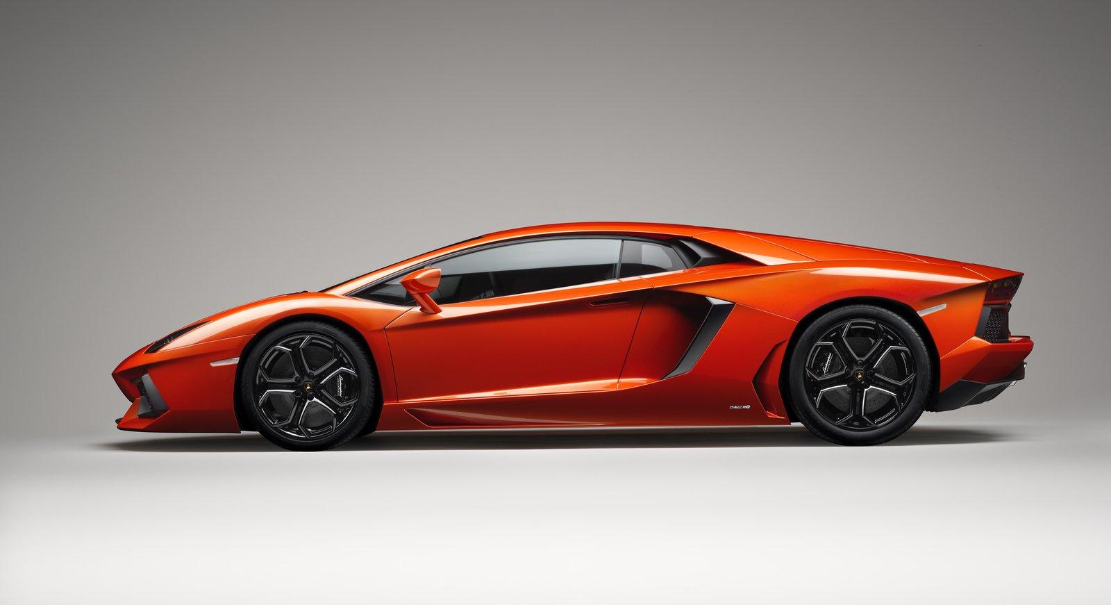 Lamborghini Aventador LP700-4