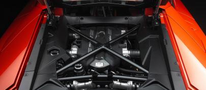 Lamborghini Aventador LP700-4 (2011) - picture 7 of 12