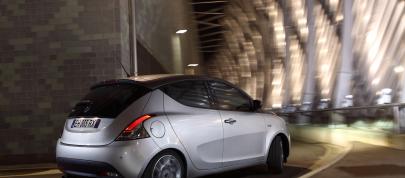 Lancia Ypsilon (2011) - picture 4 of 30