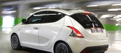 Lancia Ypsilon (2011) - picture 12 of 30