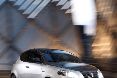 Lancia Ypsilon (2011) - picture 9 of 30