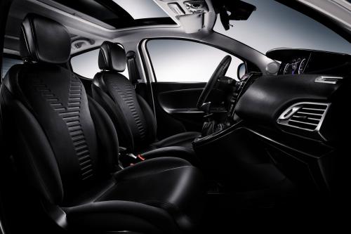 Lancia Ypsilon (2011) - picture 25 of 30