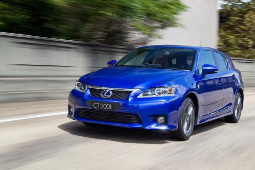 Lexus CT 200h F Sport (2011) - picture 8 of 14