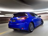 Lexus CT 200h F Sport (2011) - picture 8 of 14