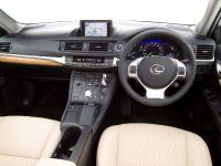 Lexus CT 200h F Sport (2011) - picture 13 of 14