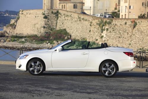 Lexus IS 250C Limited Edition (2011) - picture 1 of 3