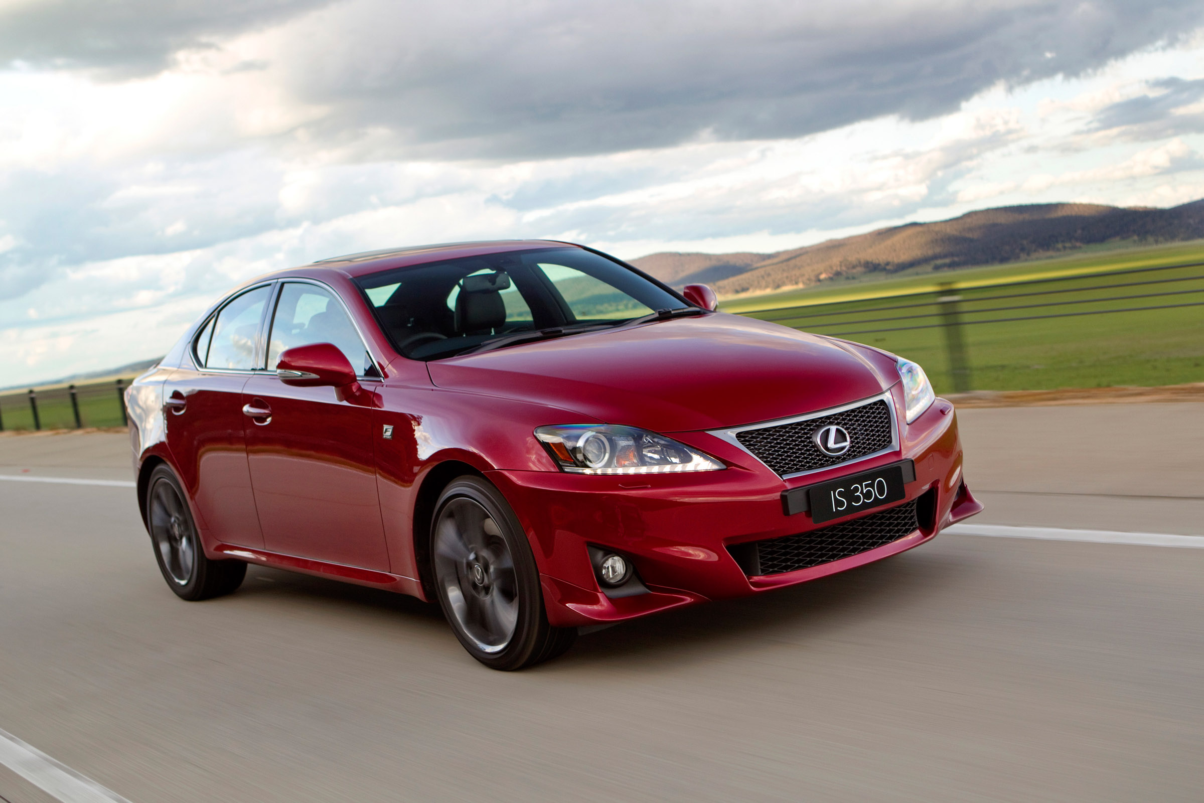 Ис 350. Lexus is 350. Лексус is350 седан. Is350 Lexus красный. Lexus is 350h.