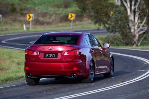 Lexus IS 350 Sports Luxury (2011) - picture 8 of 9