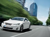 Lexus IS (2011) - picture 3 of 5