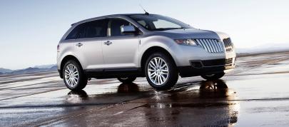 Lincoln MKX (2011) - picture 12 of 27