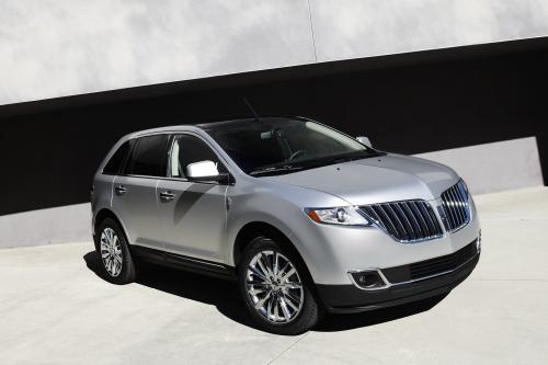 Lincoln MKX (2011) - picture 8 of 27