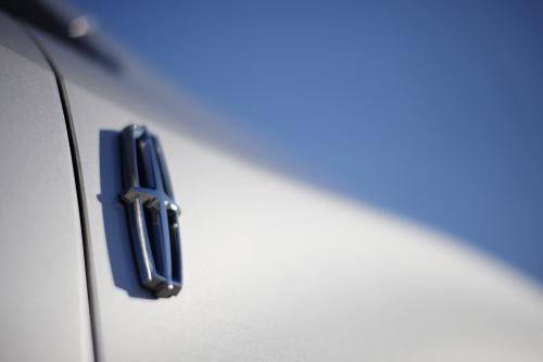 Lincoln MKX (2011) - picture 16 of 27