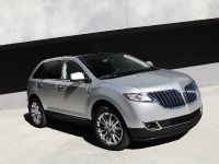 Lincoln MKX (2011) - picture 8 of 27
